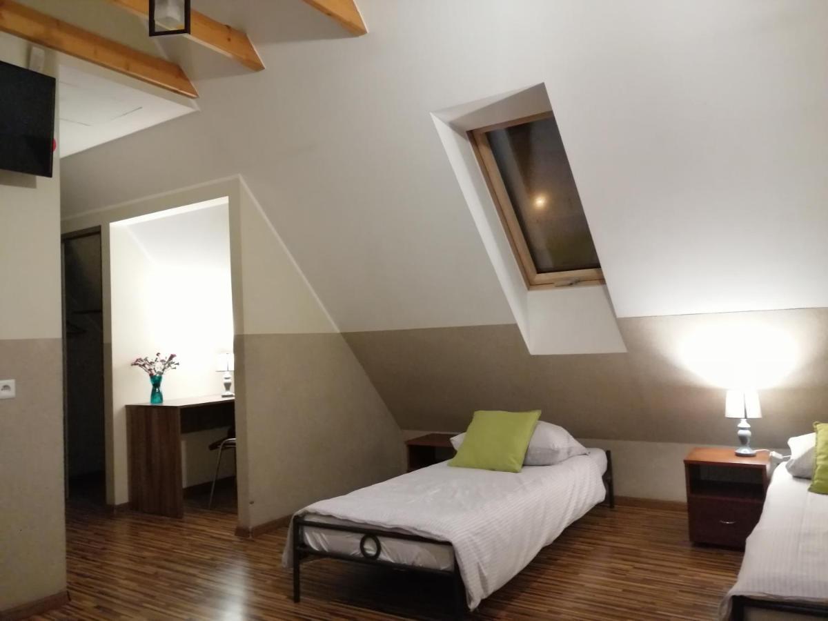Pokoje Goscinne Z Prywatna Lazienka Dla Firm Gliwice Buitenkant foto
